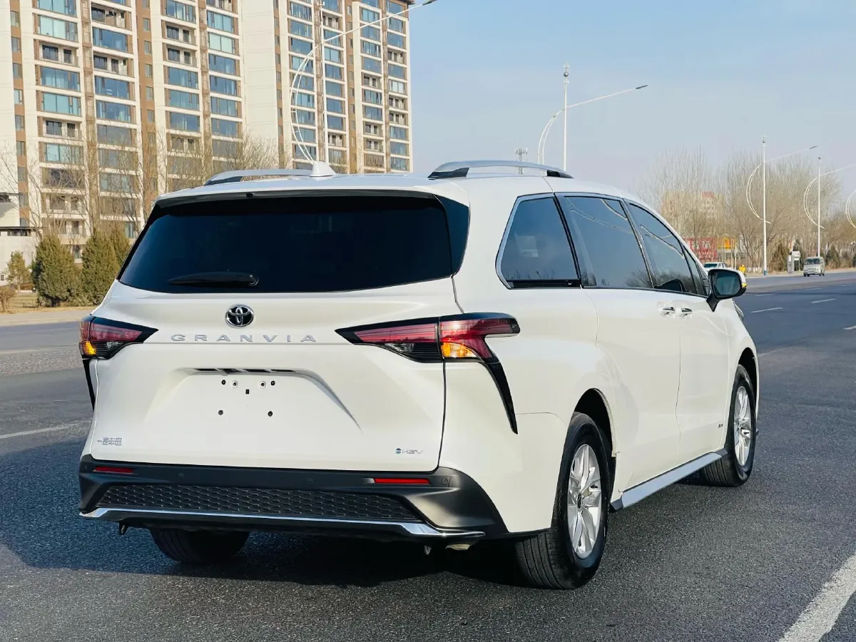 2024 Toyota Granvia 2.5L 189HP L4 E-CVT Hybrid,autocango,china used car exporter,china ev exporter,chinese used car exporter,chinese used ev exporter