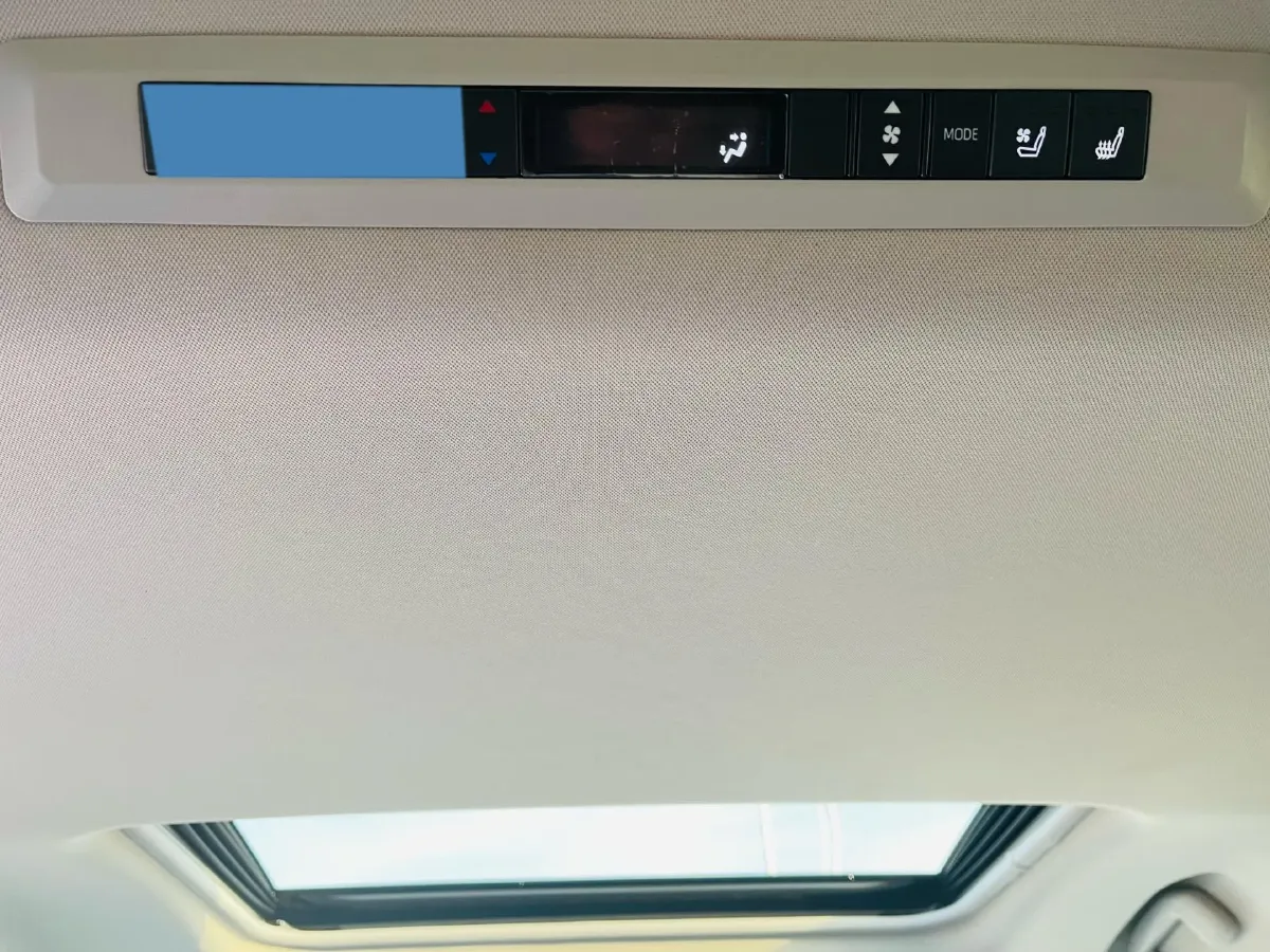 2024 Toyota Granvia 2.5L 189HP L4 E-CVT Hybrid,autocango,china used car exporter,china ev exporter,chinese used car exporter,chinese used ev exporter