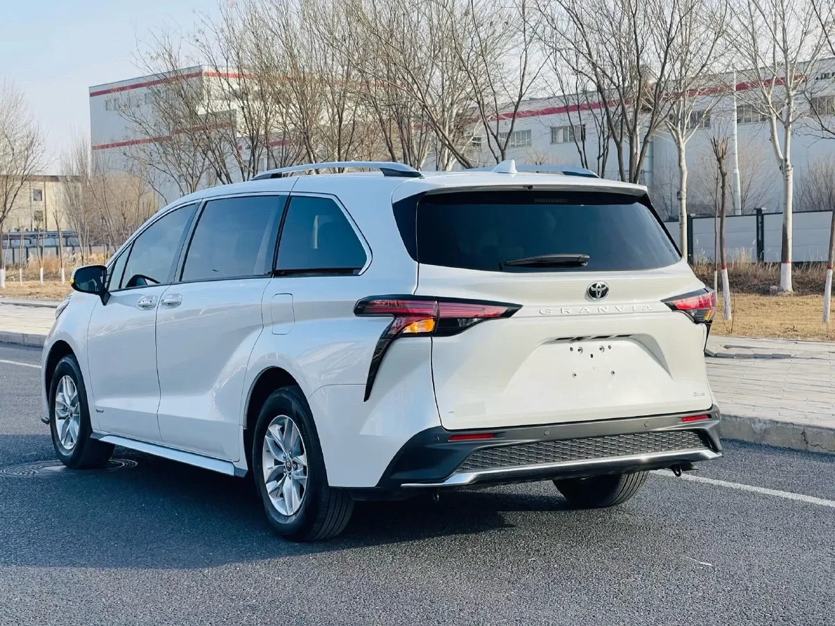 2024 Toyota Granvia 2.5L 189HP L4 E-CVT Hybrid,autocango,china used car exporter,china ev exporter,chinese used car exporter,chinese used ev exporter