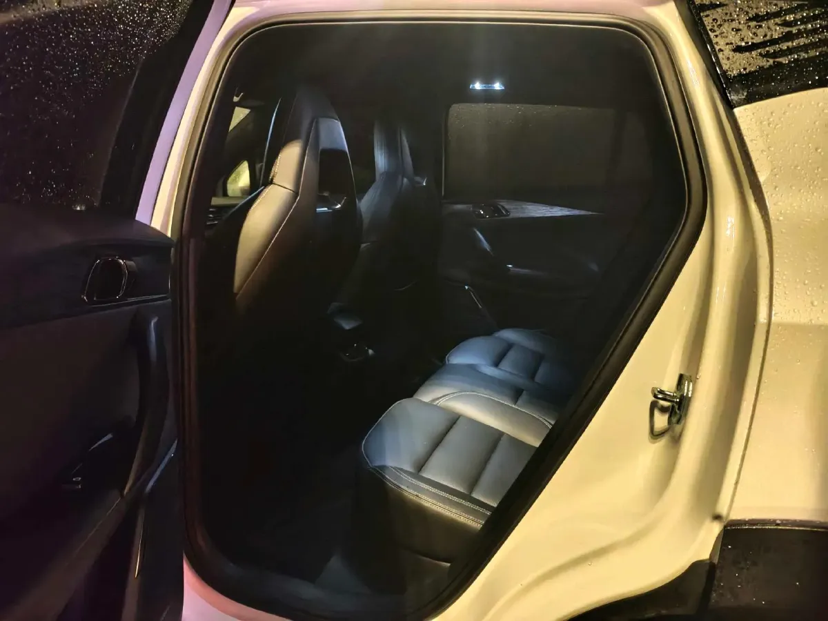 2023 LYNK&CO 06 1.5T 181HP L4 7DCT,autocango,china used car exporter,china ev exporter,chinese used car exporter,chinese used ev exporter