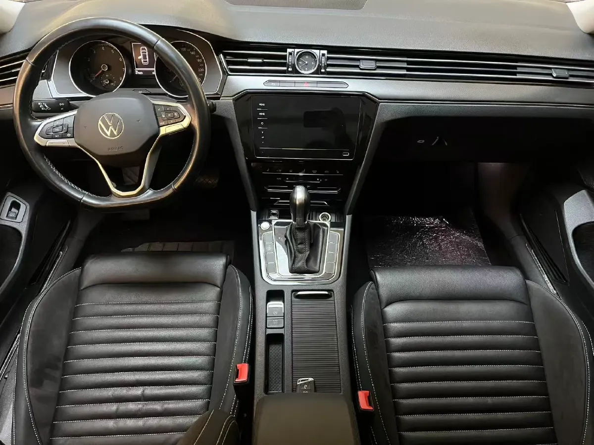 2020 Volkswagen Magotan 2.0T 186HP L4 7DCT,autocango,china used car exporter,china ev exporter,chinese used car exporter,chinese used ev exporter