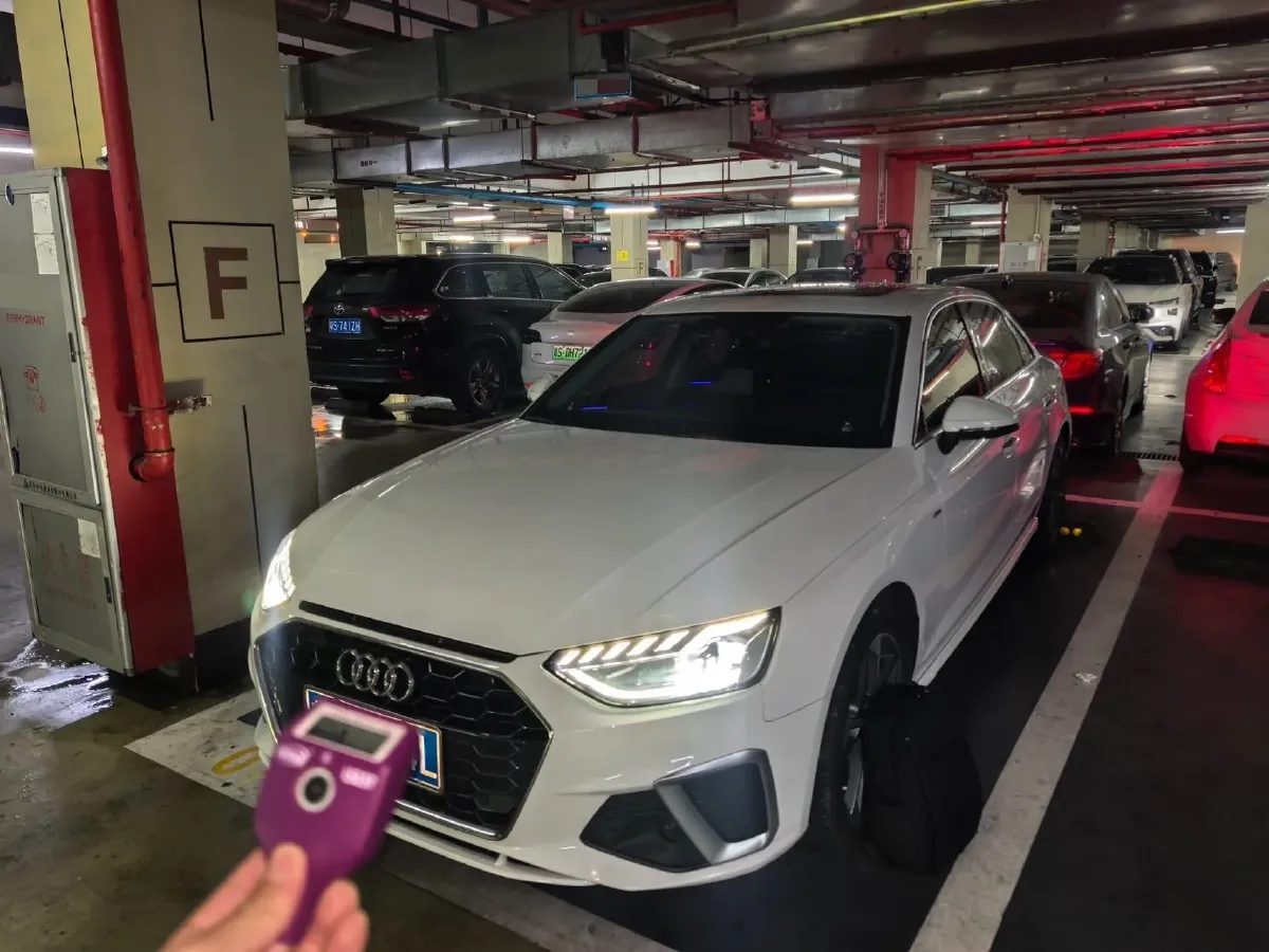 2020 Audi A4L 2.0T 190HP L4 7DCT,autocango,china used car exporter,china ev exporter,chinese used car exporter,chinese used ev exporter