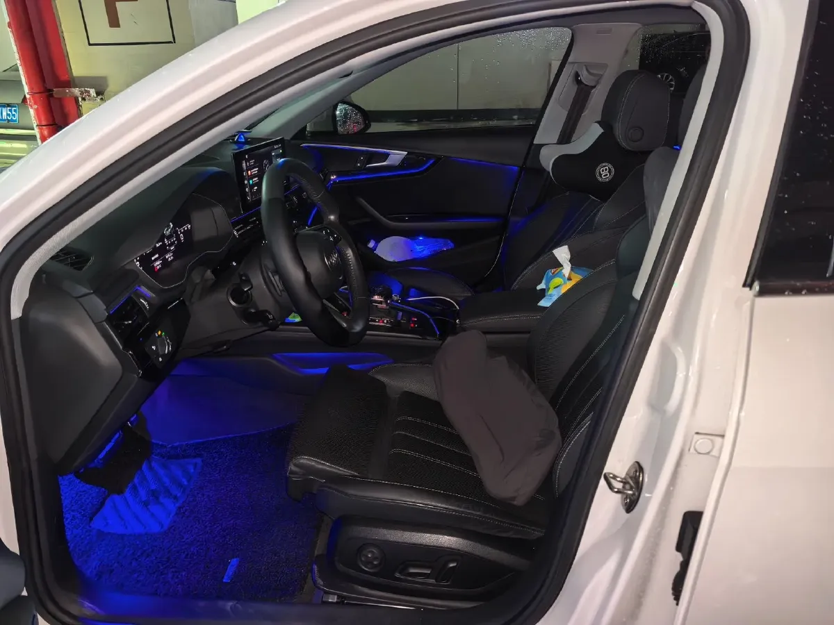 2020 Audi A4L 2.0T 190HP L4 7DCT,autocango,china used car exporter,china ev exporter,chinese used car exporter,chinese used ev exporter