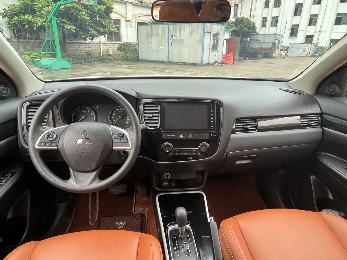 2021 Mitsubishi Outlander 2.0L 166HP L4 CVT,autocango,china used car exporter,china ev exporter,chinese used car exporter,chinese used ev exporter