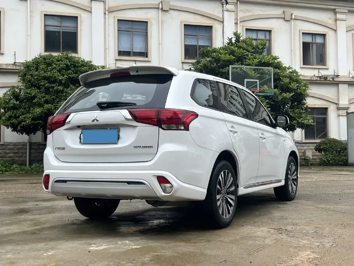 2021 Mitsubishi Outlander 2.0L 166HP L4 CVT,autocango,china used car exporter,china ev exporter,chinese used car exporter,chinese used ev exporter
