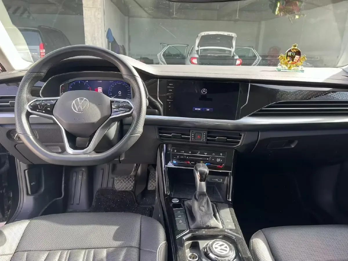 2023 Volkswagen Passat 2.0T 186HP L4 7DCT,autocango,china used car exporter,china ev exporter,chinese used car exporter,chinese used ev exporter
