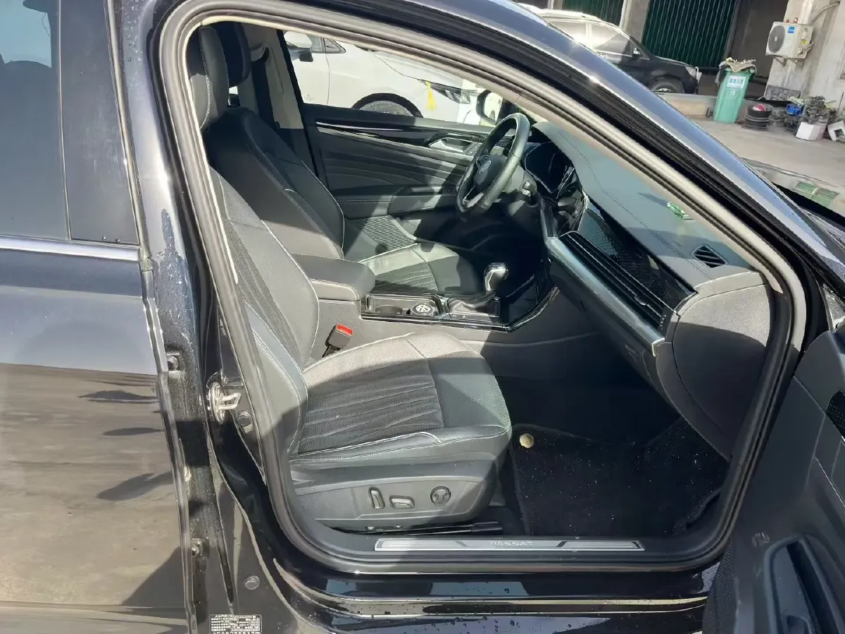 2023 Volkswagen Passat 2.0T 186HP L4 7DCT,autocango,china used car exporter,china ev exporter,chinese used car exporter,chinese used ev exporter