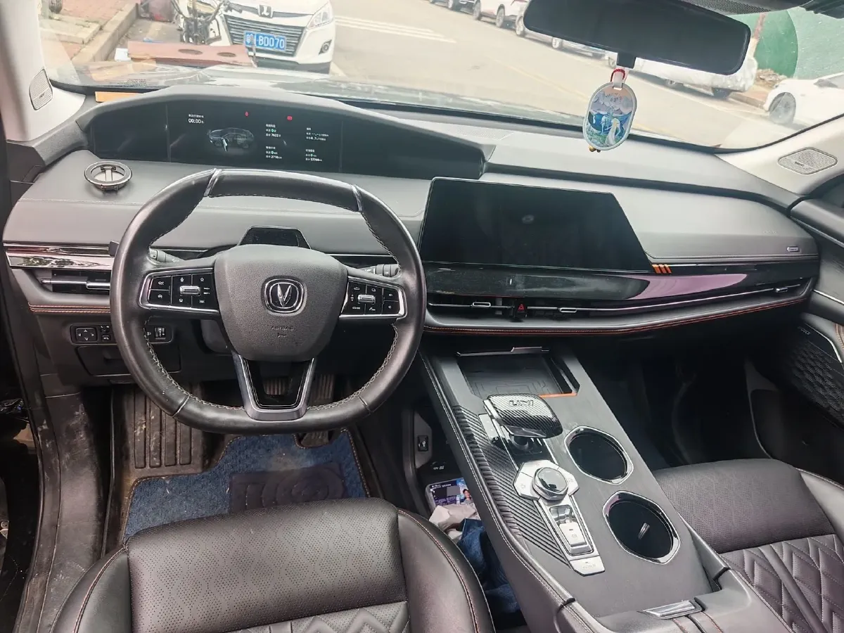 2021 ChangAn UNI-K 2.0T 233HP L4 8AT,autocango,china used car exporter,china ev exporter,chinese used car exporter,chinese used ev exporter