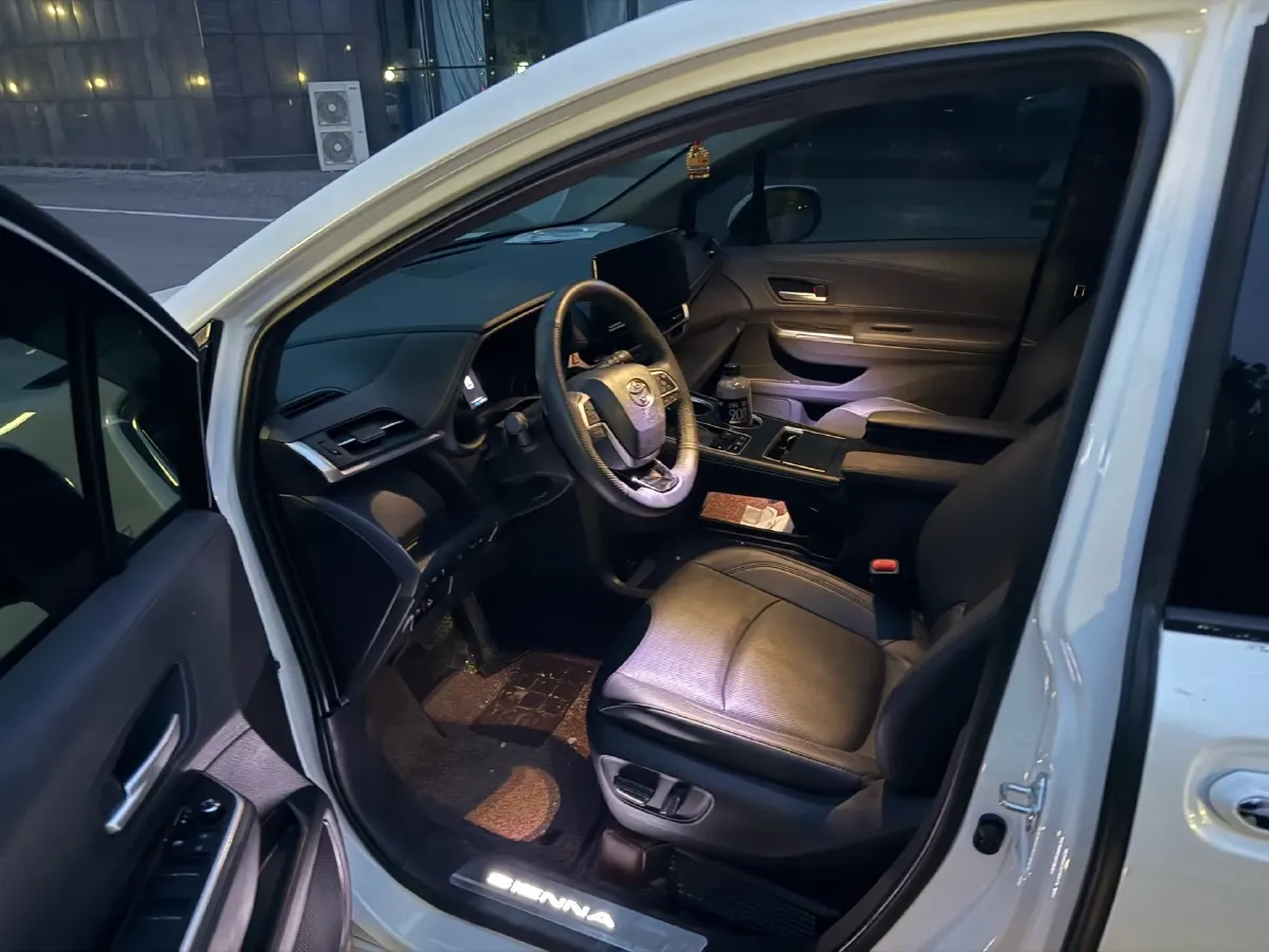 2023 Toyota Sienna 2.5L 189HP L4 E-CVT Hybrid,autocango,china used car exporter,china ev exporter,chinese used car exporter,chinese used ev exporter