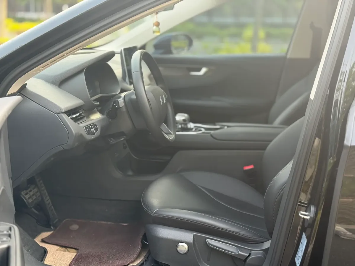 2022 HongQi E-QM5 BEV 54KWH,autocango,china used car exporter,china ev exporter,chinese used car exporter,chinese used ev exporter