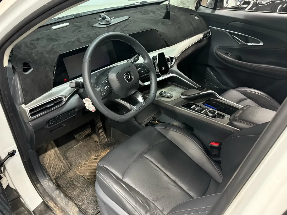 2021 ChangAn UNI-T 1.5T 180HP L4 7DCT,autocango,china used car exporter,china ev exporter,chinese used car exporter,chinese used ev exporter