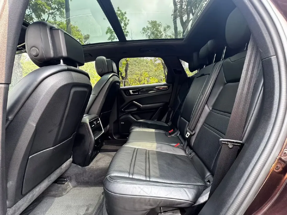 2019 Porsche Cayenne 2.0T 252HP L4 8AT PHEV 14.1KWH,autocango,china used car exporter,china ev exporter,chinese used car exporter,chinese used ev exporter