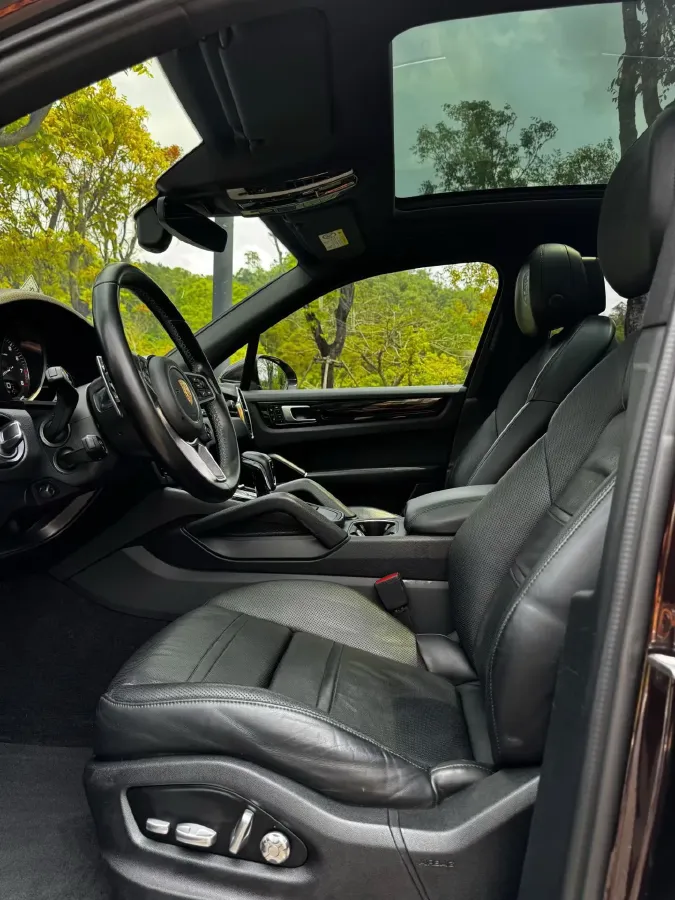 2019 Porsche Cayenne 2.0T 252HP L4 8AT PHEV 14.1KWH,autocango,china used car exporter,china ev exporter,chinese used car exporter,chinese used ev exporter