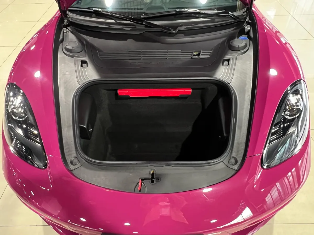 2023 Porsche 718 2.0T 250HP H4 7DCT,autocango,china used car exporter,china ev exporter,chinese used car exporter,chinese used ev exporter