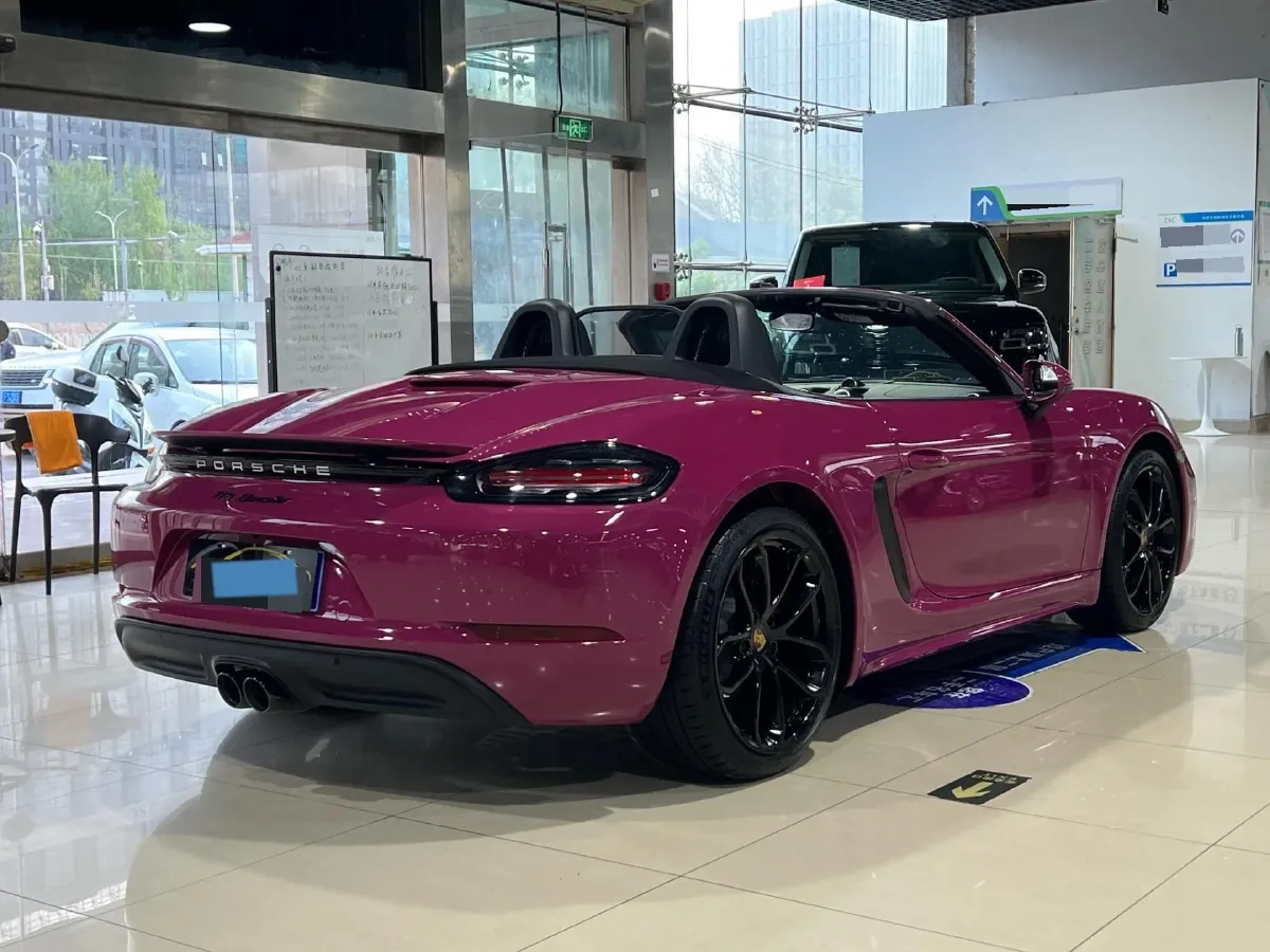 2023 Porsche 718 2.0T 250HP H4 7DCT,autocango,china used car exporter,china ev exporter,chinese used car exporter,chinese used ev exporter