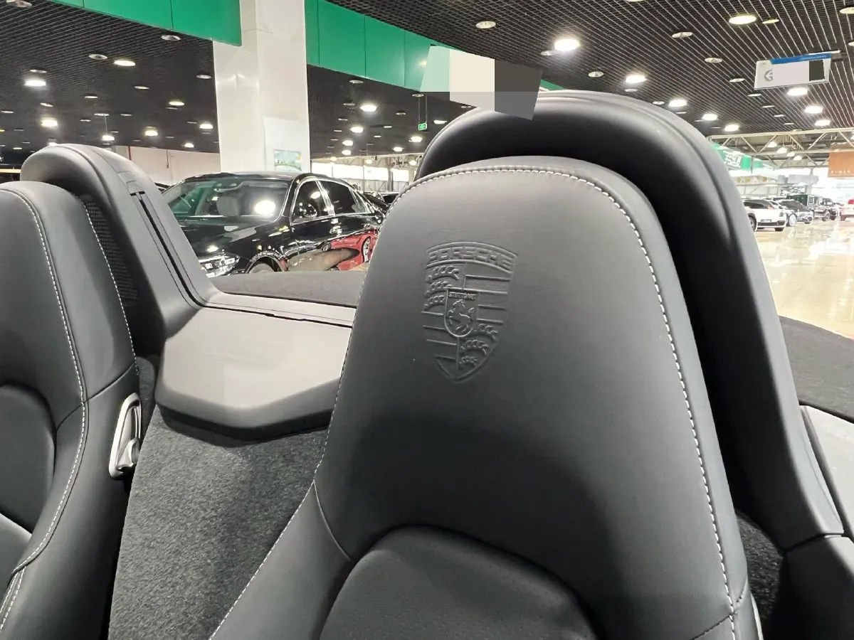 2023 Porsche 718 2.0T 250HP H4 7DCT,autocango,china used car exporter,china ev exporter,chinese used car exporter,chinese used ev exporter