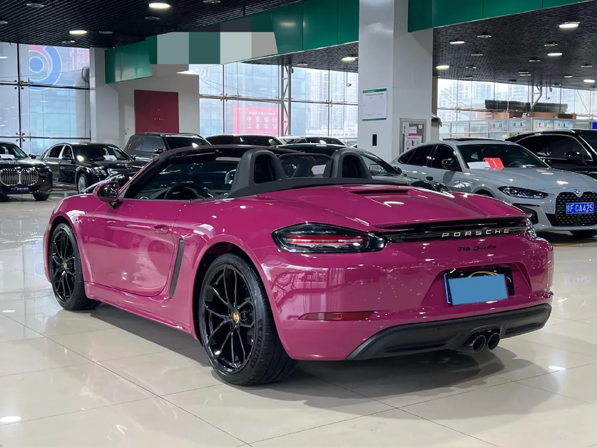 2023 Porsche 718 2.0T 250HP H4 7DCT,autocango,china used car exporter,china ev exporter,chinese used car exporter,chinese used ev exporter