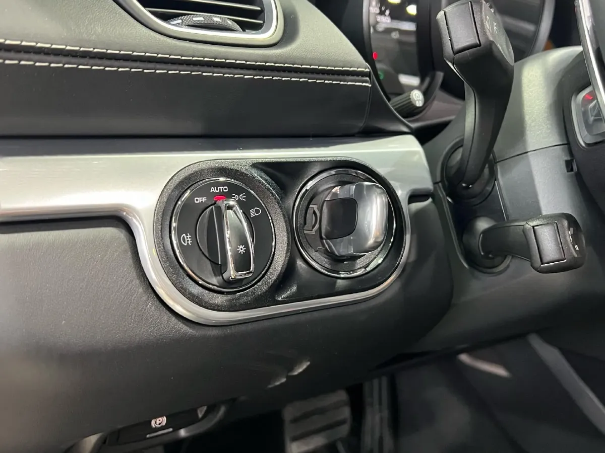 2023 Porsche 718 2.0T 250HP H4 7DCT,autocango,china used car exporter,china ev exporter,chinese used car exporter,chinese used ev exporter