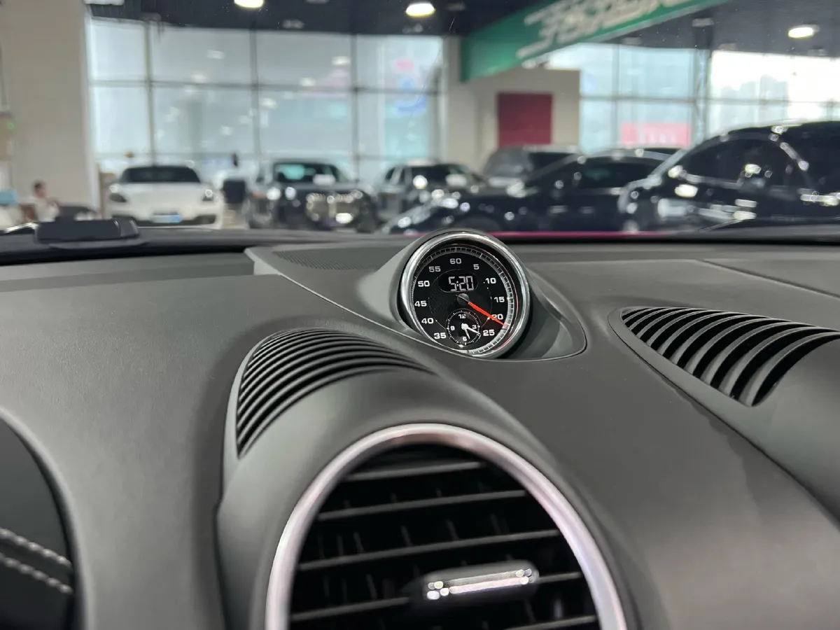 2023 Porsche 718 2.0T 250HP H4 7DCT,autocango,china used car exporter,china ev exporter,chinese used car exporter,chinese used ev exporter