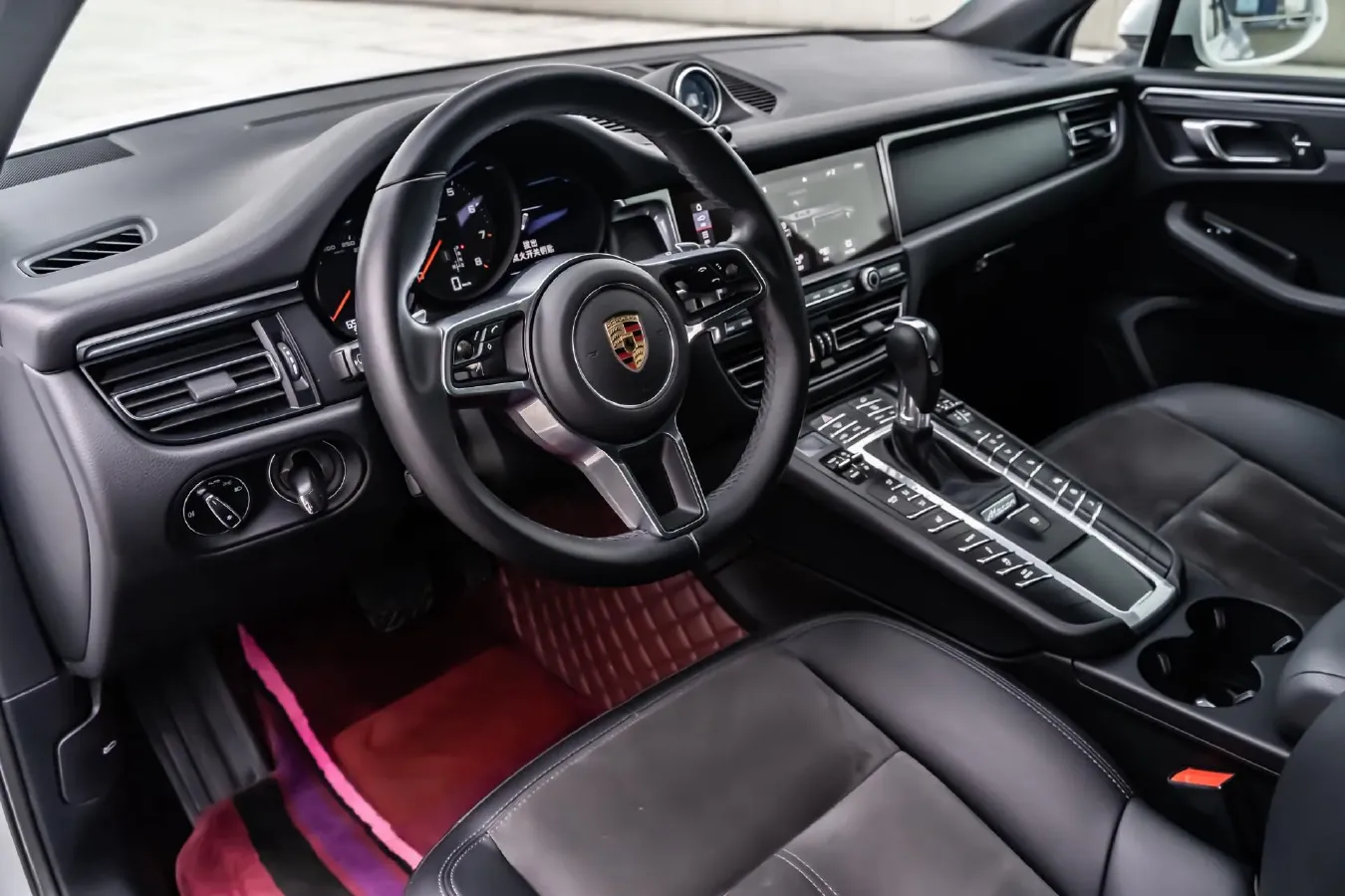 2021 Porsche Macan 2.0T 252HP L4 7DCT,autocango,china used car exporter,china ev exporter,chinese used car exporter,chinese used ev exporter