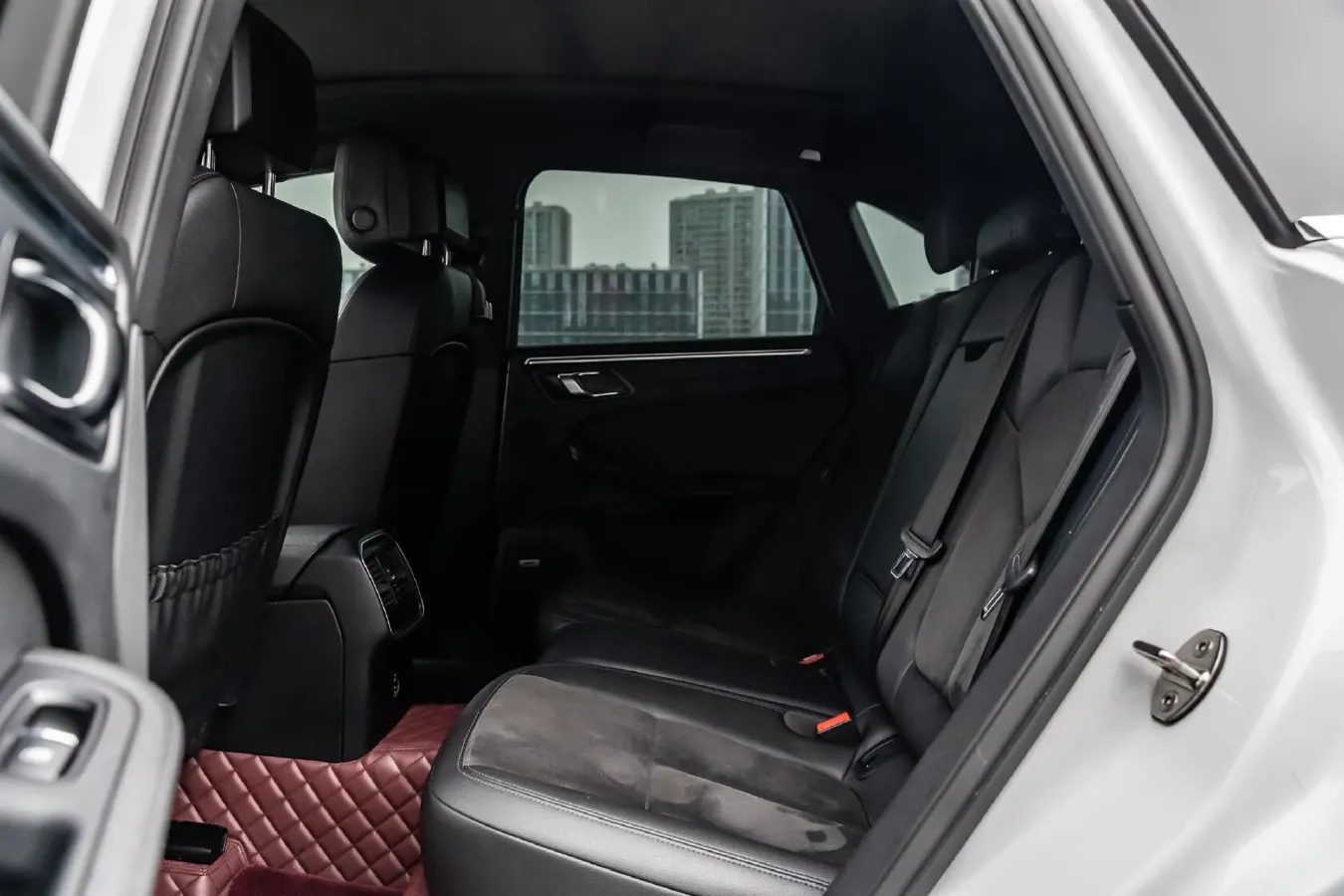 2021 Porsche Macan 2.0T 252HP L4 7DCT,autocango,china used car exporter,china ev exporter,chinese used car exporter,chinese used ev exporter