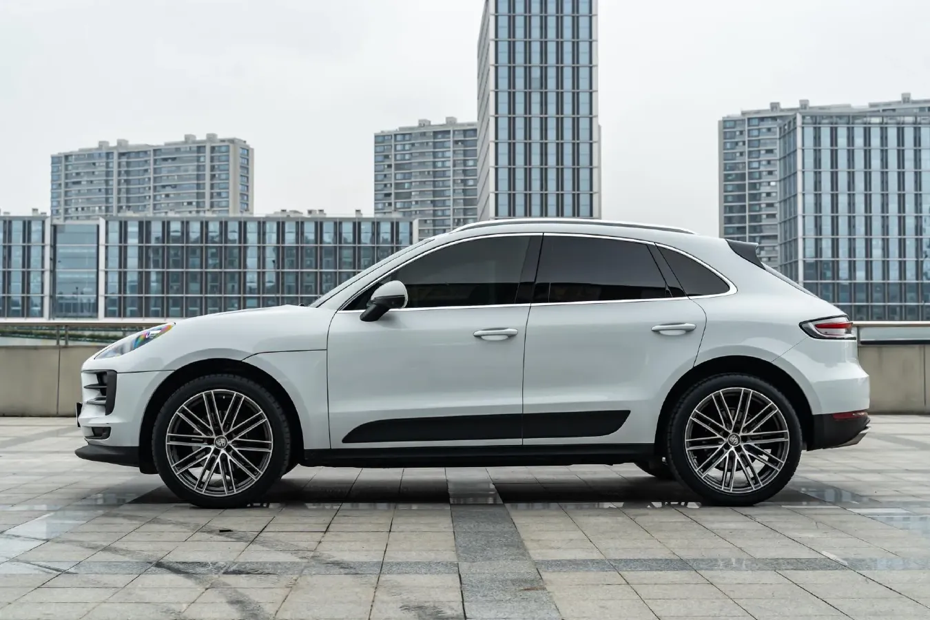 2021 Porsche Macan 2.0T 252HP L4 7DCT,autocango,china used car exporter,china ev exporter,chinese used car exporter,chinese used ev exporter