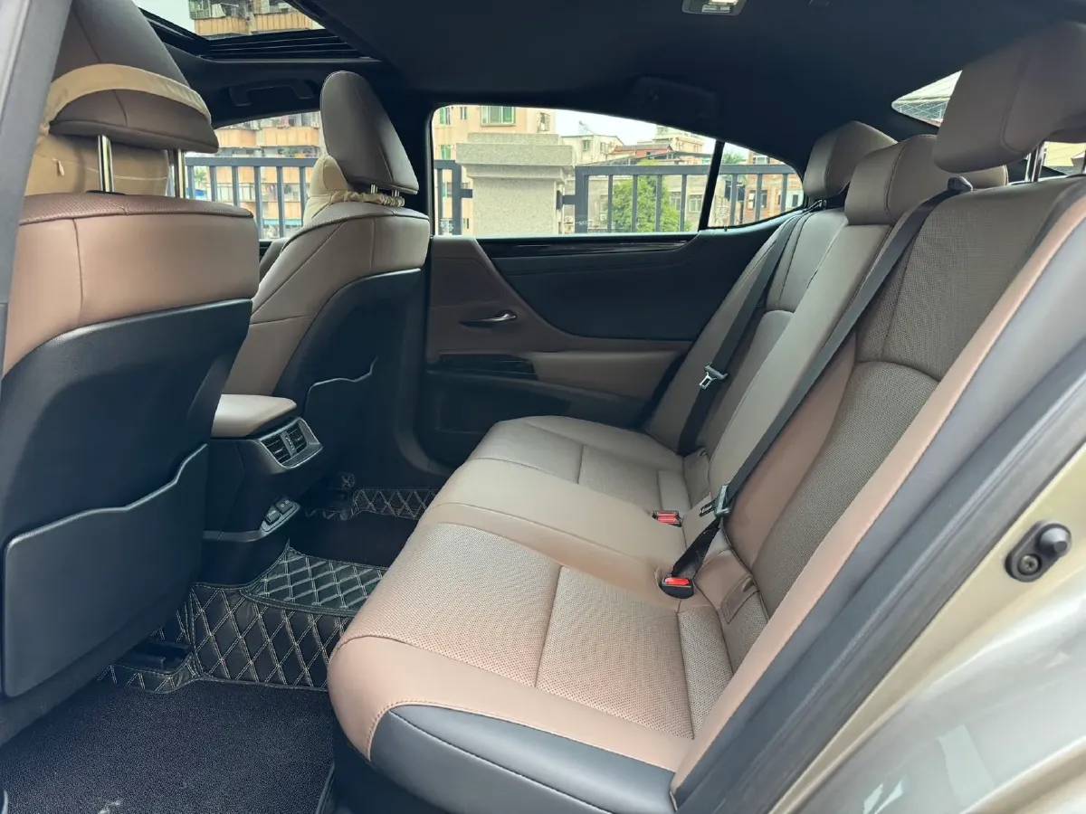 2022 Lexus ES 2.5L 178HP L4 E-CVT Hybrid,autocango,china used car exporter,china ev exporter,chinese used car exporter,chinese used ev exporter