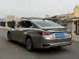 2022 Lexus ES 2.5L 178HP L4 E-CVT Hybrid