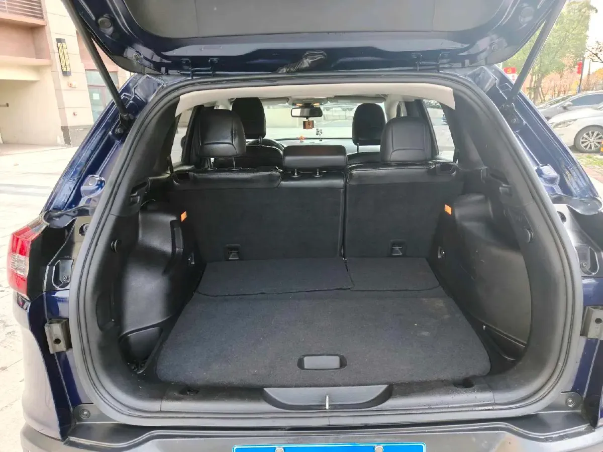 2017 Jeep Cherokee 2.0L 155HP L4 9AT,autocango,china used car exporter,china ev exporter,chinese used car exporter,chinese used ev exporter