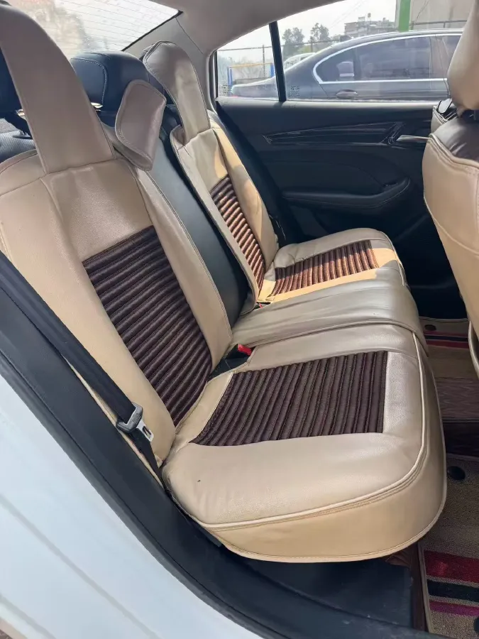 2021 Roewe i5 1.5L 120HP L4 CVT,autocango,china used car exporter,china ev exporter,chinese used car exporter,chinese used ev exporter