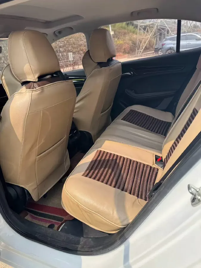 2021 Roewe i5 1.5L 120HP L4 CVT,autocango,china used car exporter,china ev exporter,chinese used car exporter,chinese used ev exporter