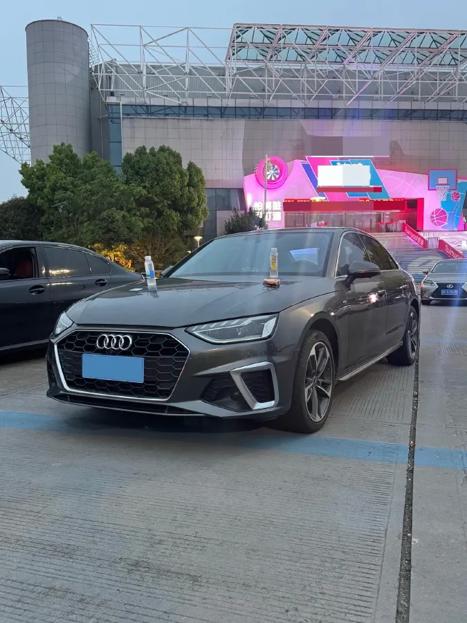 2024 Audi A4L 2.0T 190HP L4 7DCT,autocango,china used car exporter,china ev exporter,chinese used car exporter,chinese used ev exporter