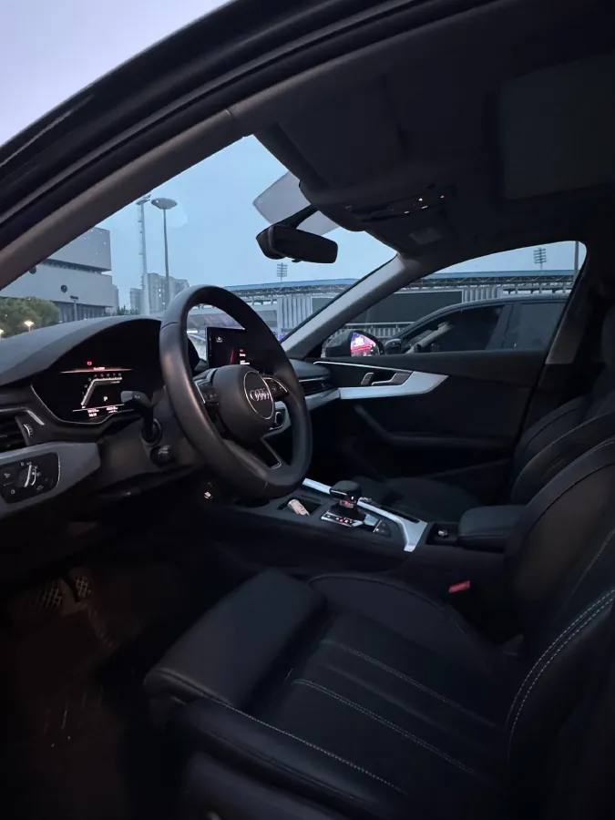 2024 Audi A4L 2.0T 190HP L4 7DCT,autocango,china used car exporter,china ev exporter,chinese used car exporter,chinese used ev exporter