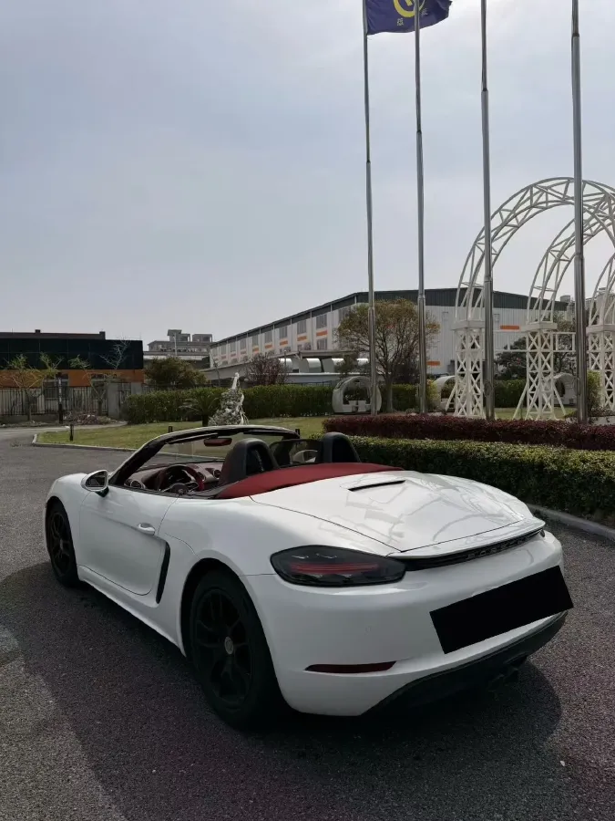 2022 Porsche 718 2.0T 250HP H4 7DCT,autocango,china used car exporter,china ev exporter,chinese used car exporter,chinese used ev exporter