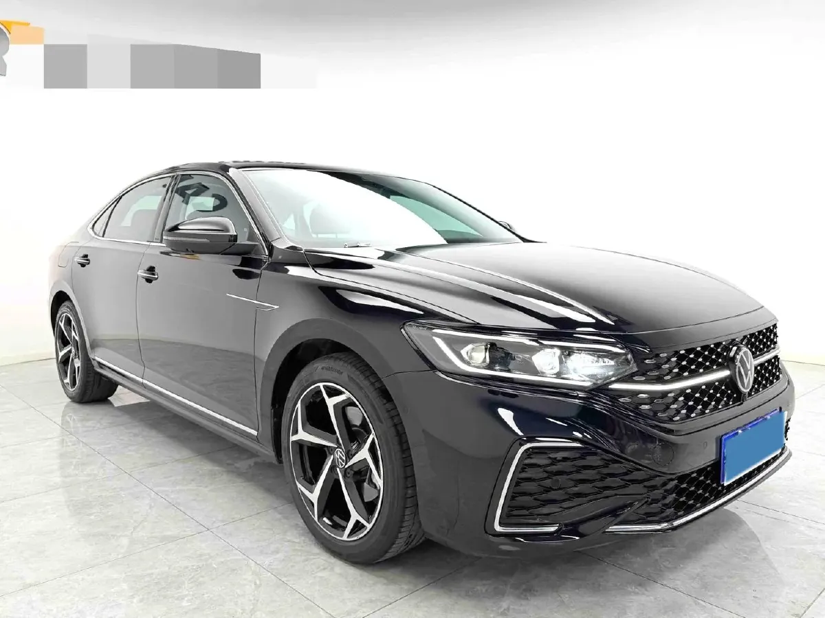 2025 Volkswagen Passat 2.0T 220HP L4 7DCT,autocango,china used car exporter,china ev exporter,chinese used car exporter,chinese used ev exporter