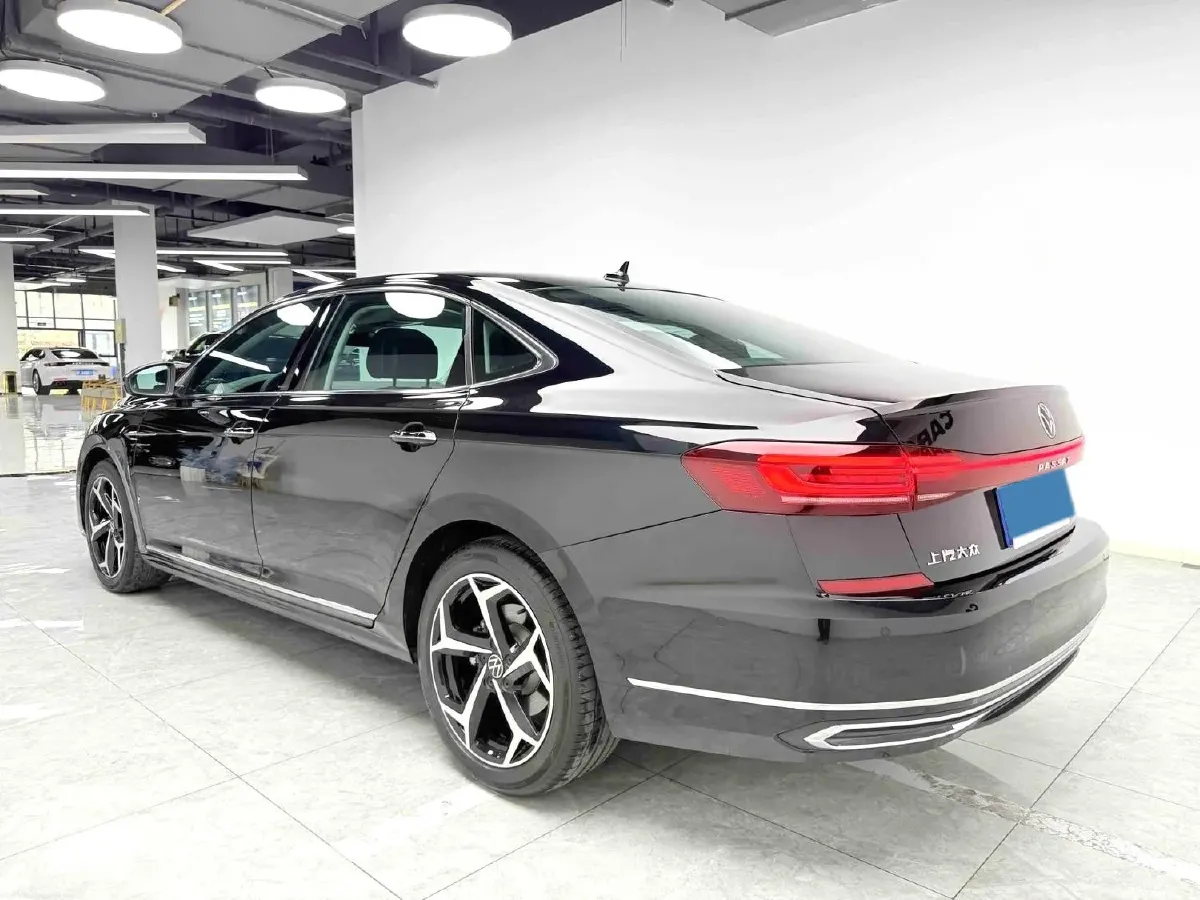 2025 Volkswagen Passat 2.0T 220HP L4 7DCT,autocango,china used car exporter,china ev exporter,chinese used car exporter,chinese used ev exporter