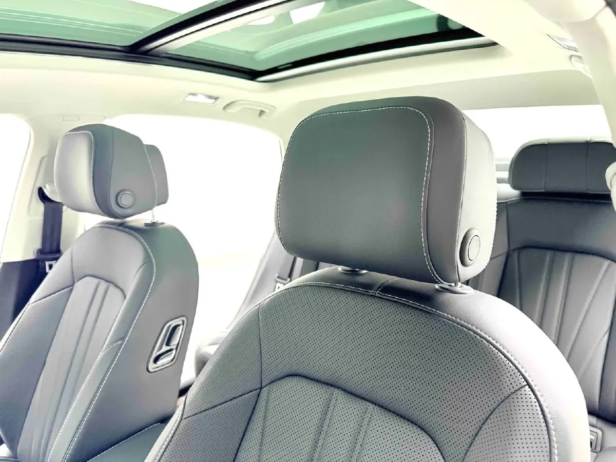 2025 Volkswagen Passat 2.0T 220HP L4 7DCT,autocango,china used car exporter,china ev exporter,chinese used car exporter,chinese used ev exporter