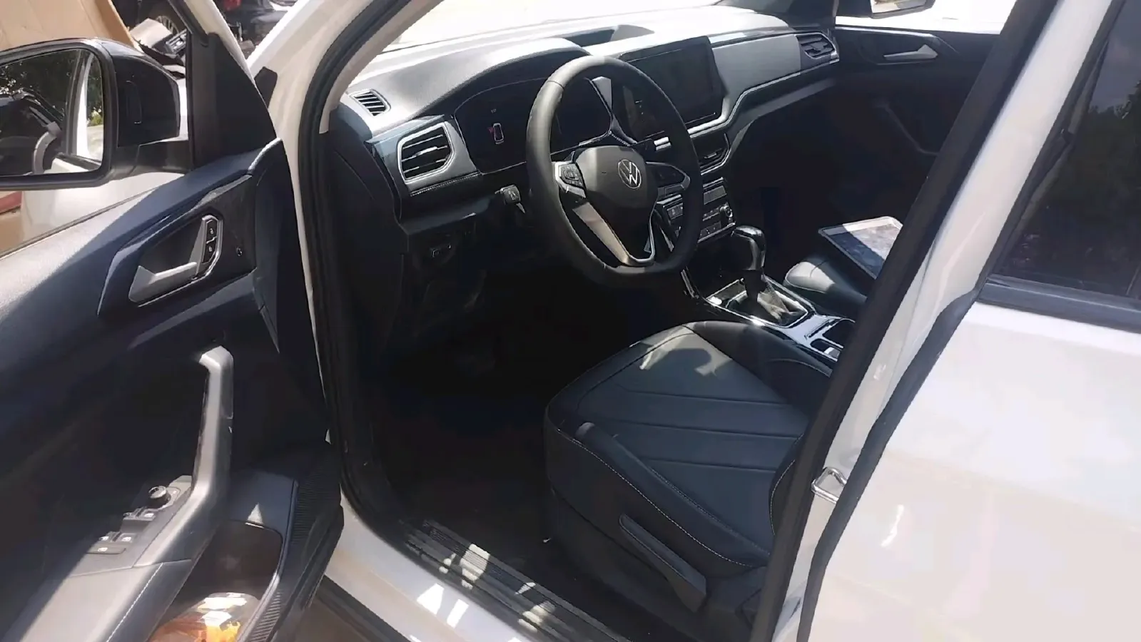 2025 Volkswagen Tharu 1.5T 160HP L4 7DCT,autocango,china used car exporter,china ev exporter,chinese used car exporter,chinese used ev exporter