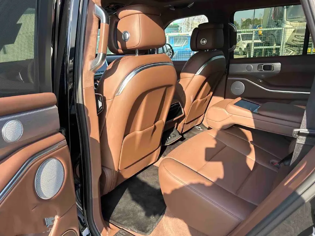 2024 Tank 700 3.0T 360HP V6 9AT PHEV 37.1KWH,autocango,china used car exporter,china ev exporter,chinese used car exporter,chinese used ev exporter