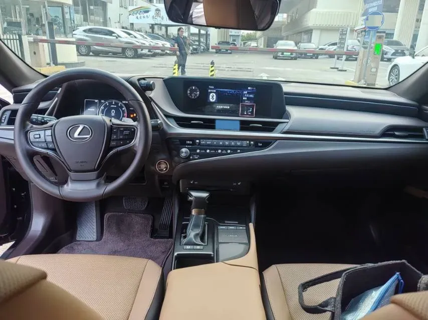 2020 Lexus ES 2.0L 173HP L4 CVT,autocango,china used car exporter,china ev exporter,chinese used car exporter,chinese used ev exporter