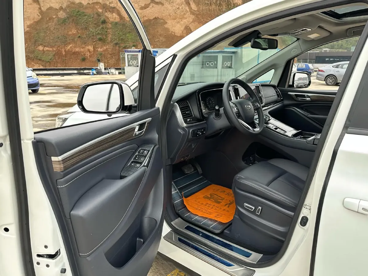 2021 GAC Trumpchi M8 2.0T 252HP L4 8AT,autocango,china used car exporter,china ev exporter,chinese used car exporter,chinese used ev exporter