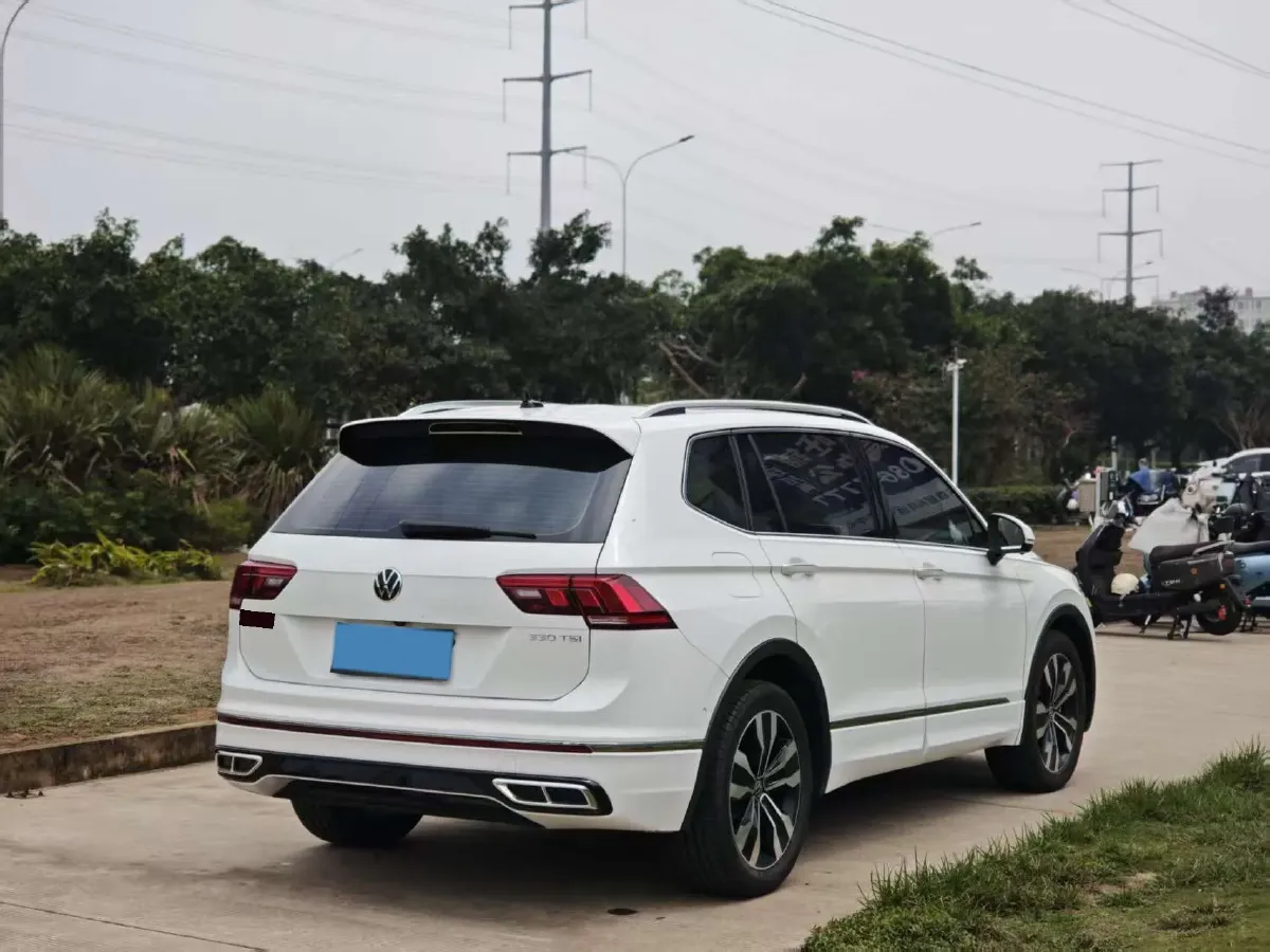 2024 Volkswagen Tiguan L 2.0T 186HP L4 7DCT,autocango,china used car exporter,china ev exporter,chinese used car exporter,chinese used ev exporter