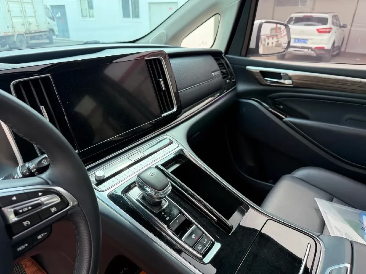 2021 GAC Trumpchi M8 2.0T 252HP L4 8AT,autocango,china used car exporter,china ev exporter,chinese used car exporter,chinese used ev exporter