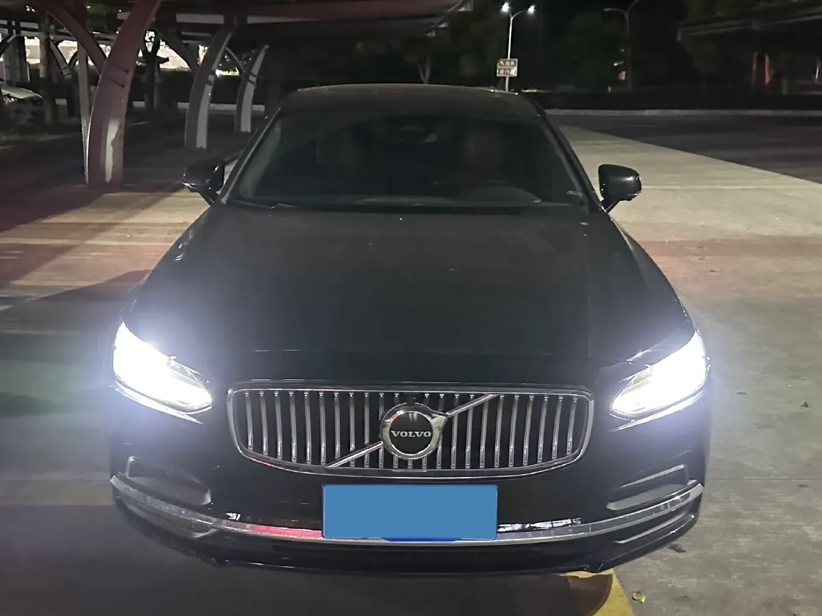 2022 Volvo S90 2.0T 250HP L4 8AT,autocango,china used car exporter,china ev exporter,chinese used car exporter,chinese used ev exporter