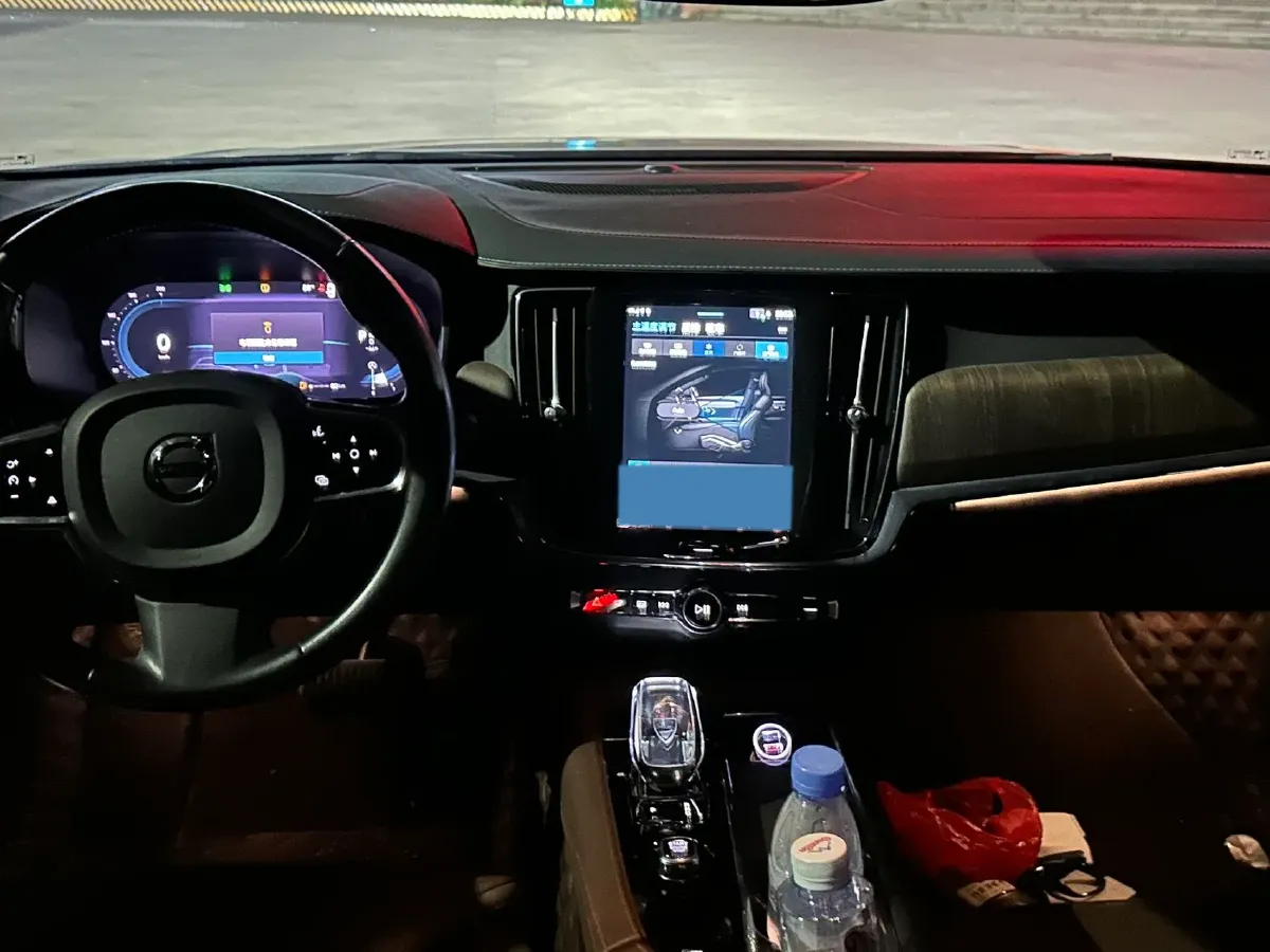 2022 Volvo S90 2.0T 250HP L4 8AT,autocango,china used car exporter,china ev exporter,chinese used car exporter,chinese used ev exporter