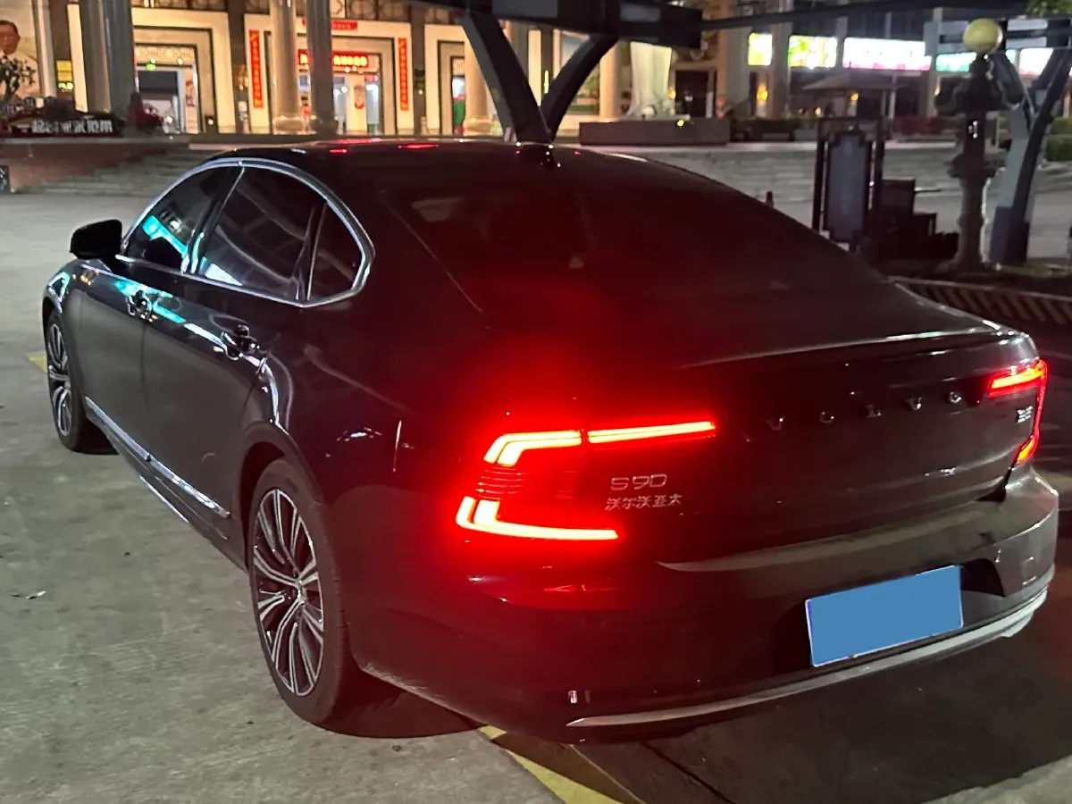 2022 Volvo S90 2.0T 250HP L4 8AT,autocango,china used car exporter,china ev exporter,chinese used car exporter,chinese used ev exporter