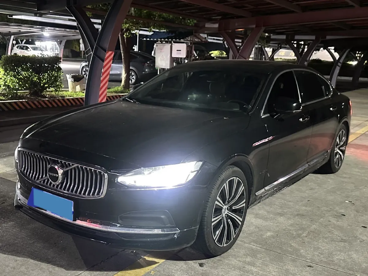 2022 Volvo S90 2.0T 250HP L4 8AT,autocango,china used car exporter,china ev exporter,chinese used car exporter,chinese used ev exporter