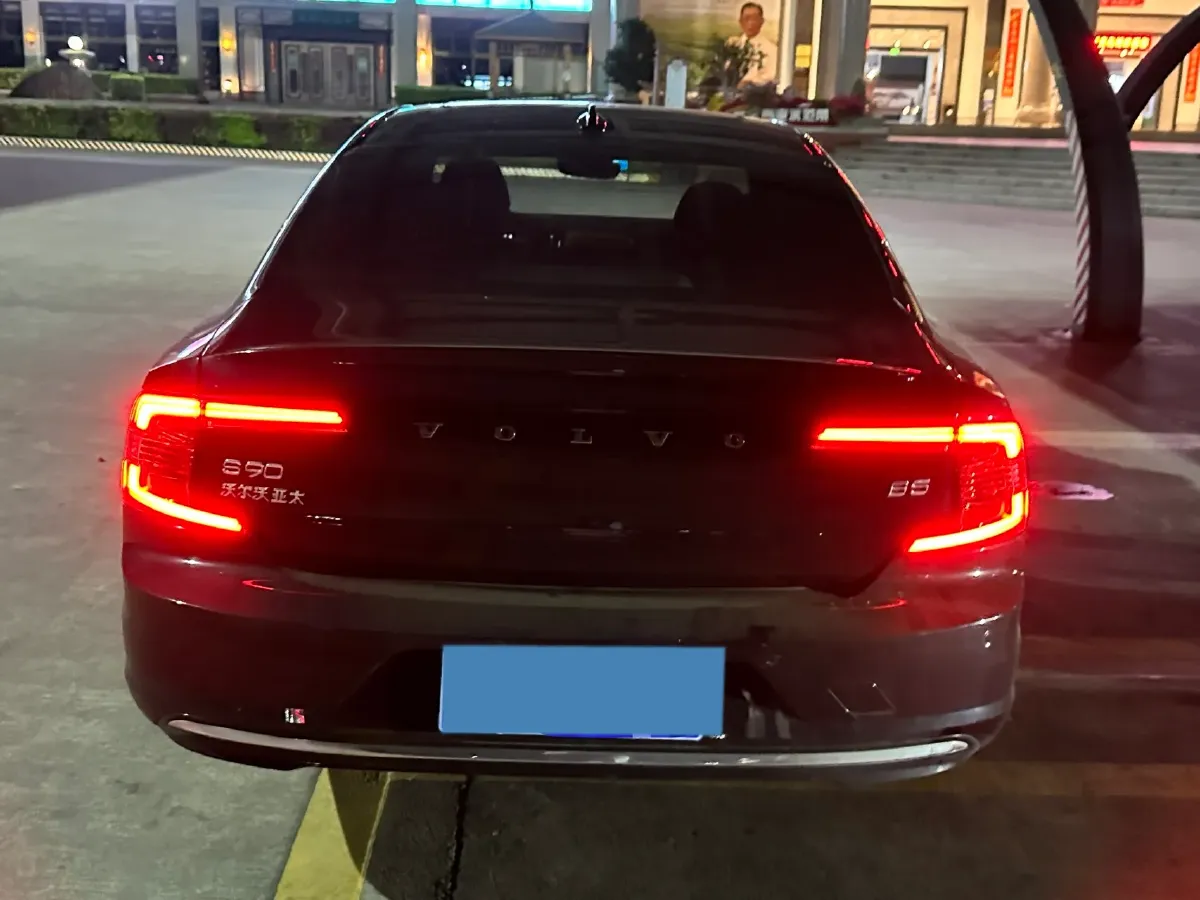 2022 Volvo S90 2.0T 250HP L4 8AT,autocango,china used car exporter,china ev exporter,chinese used car exporter,chinese used ev exporter