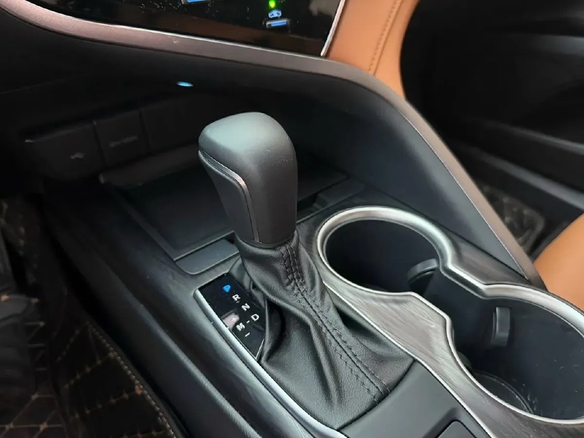 2023 Toyota Camry 2.0L 177HP L4 CVT,autocango,china used car exporter,china ev exporter,chinese used car exporter,chinese used ev exporter