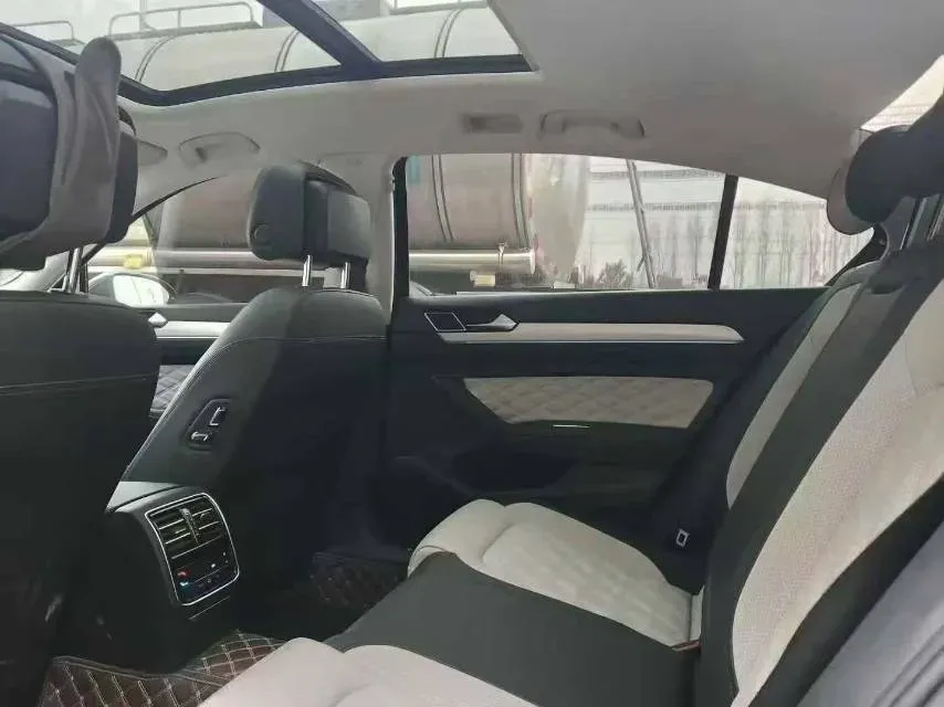 2023 Volkswagen Magotan 2.0T 186HP L4 7DCT,autocango,china used car exporter,china ev exporter,chinese used car exporter,chinese used ev exporter